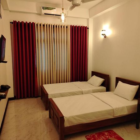 Diora Hotel Ratnapura Exteriér fotografie