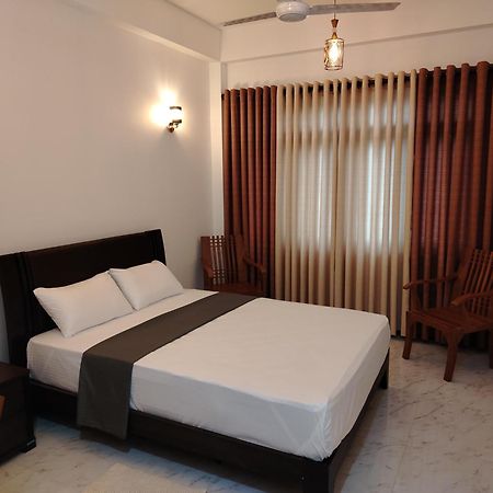 Diora Hotel Ratnapura Exteriér fotografie
