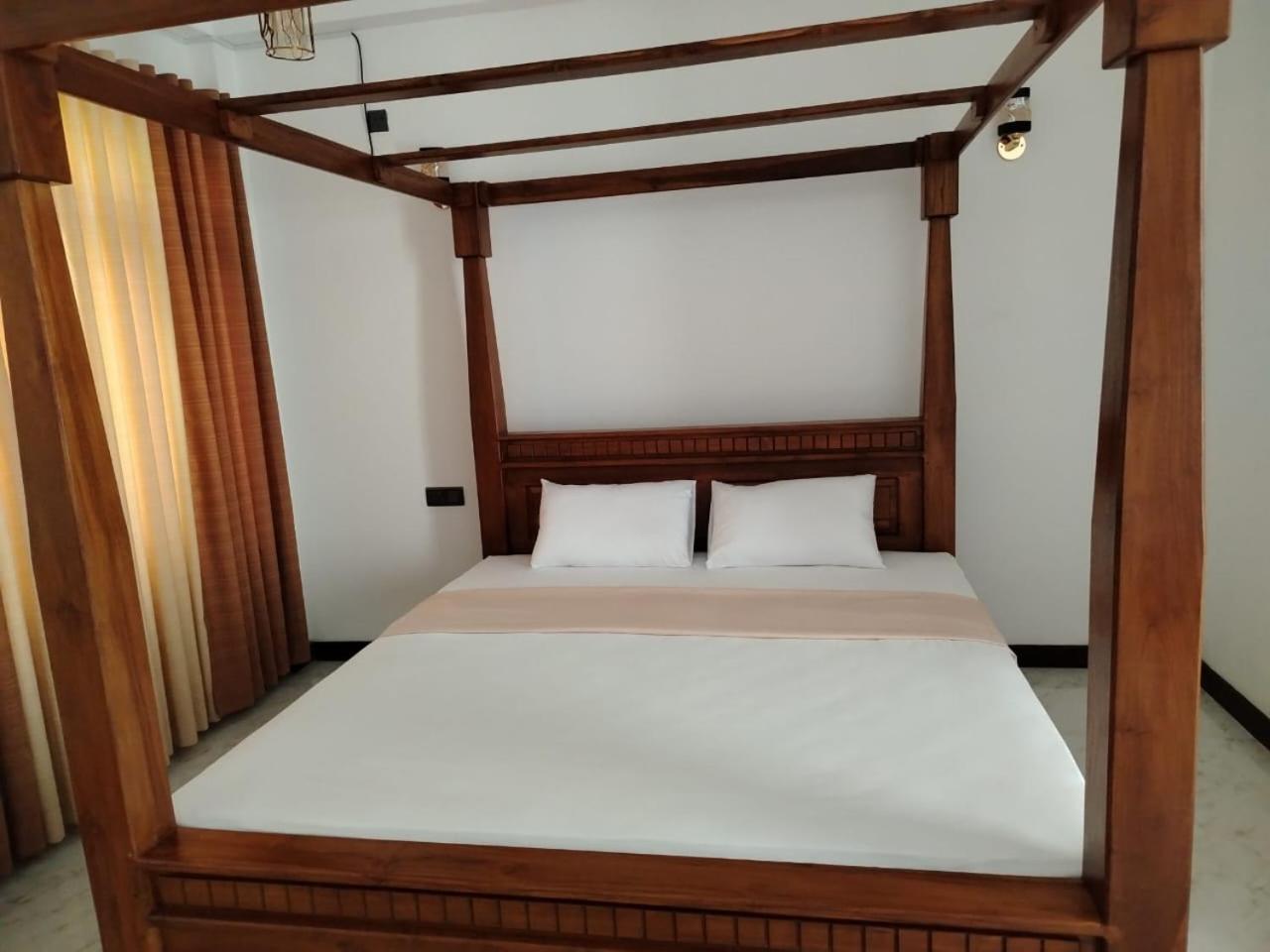 Diora Hotel Ratnapura Exteriér fotografie