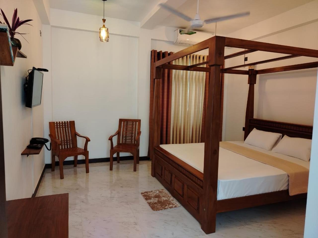 Diora Hotel Ratnapura Exteriér fotografie