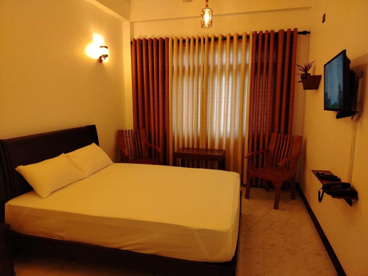 Diora Hotel Ratnapura Exteriér fotografie