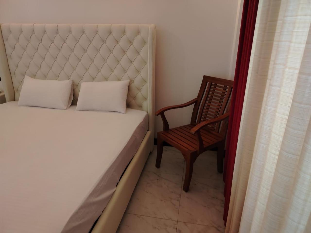 Diora Hotel Ratnapura Exteriér fotografie