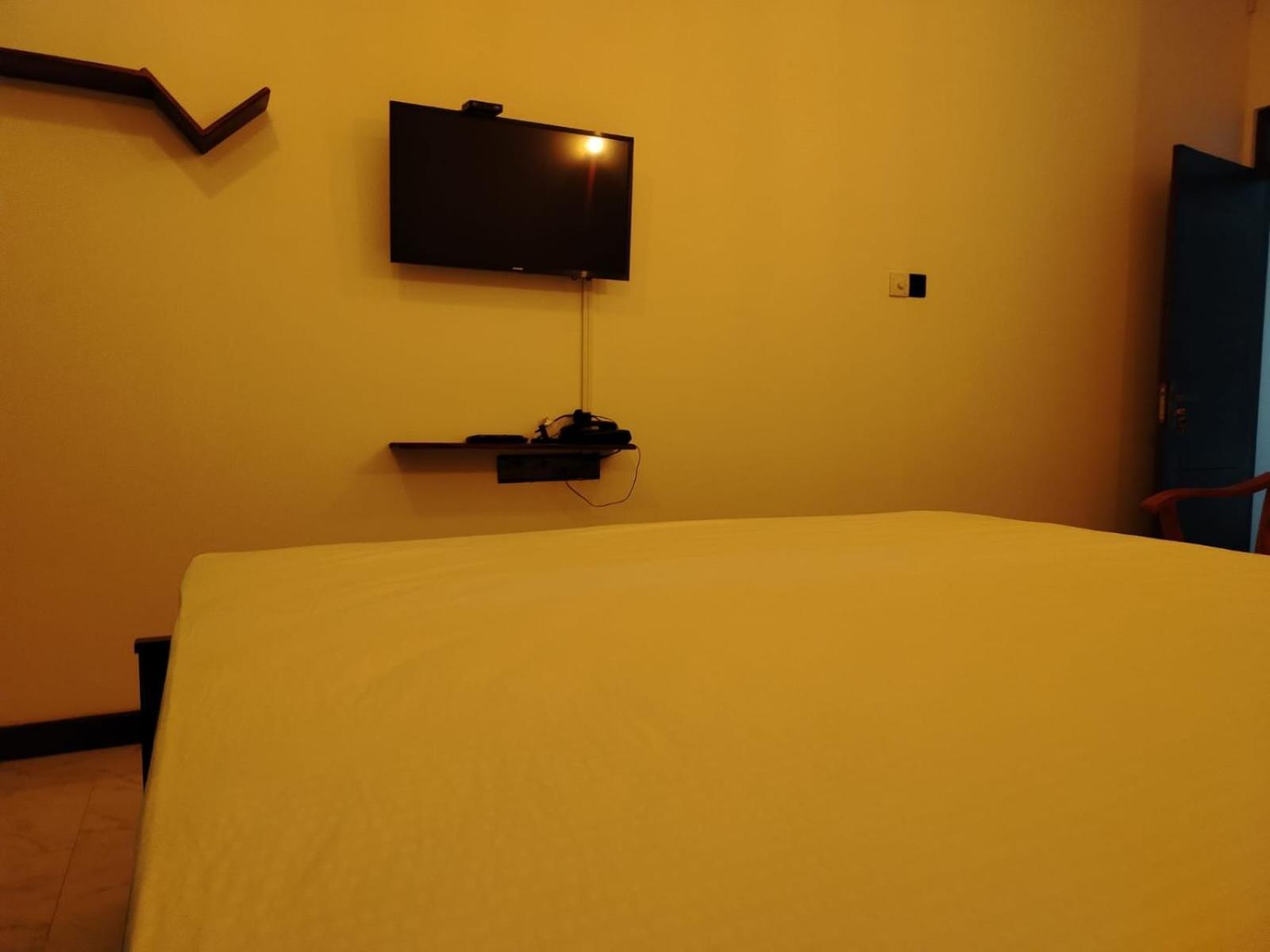 Diora Hotel Ratnapura Exteriér fotografie