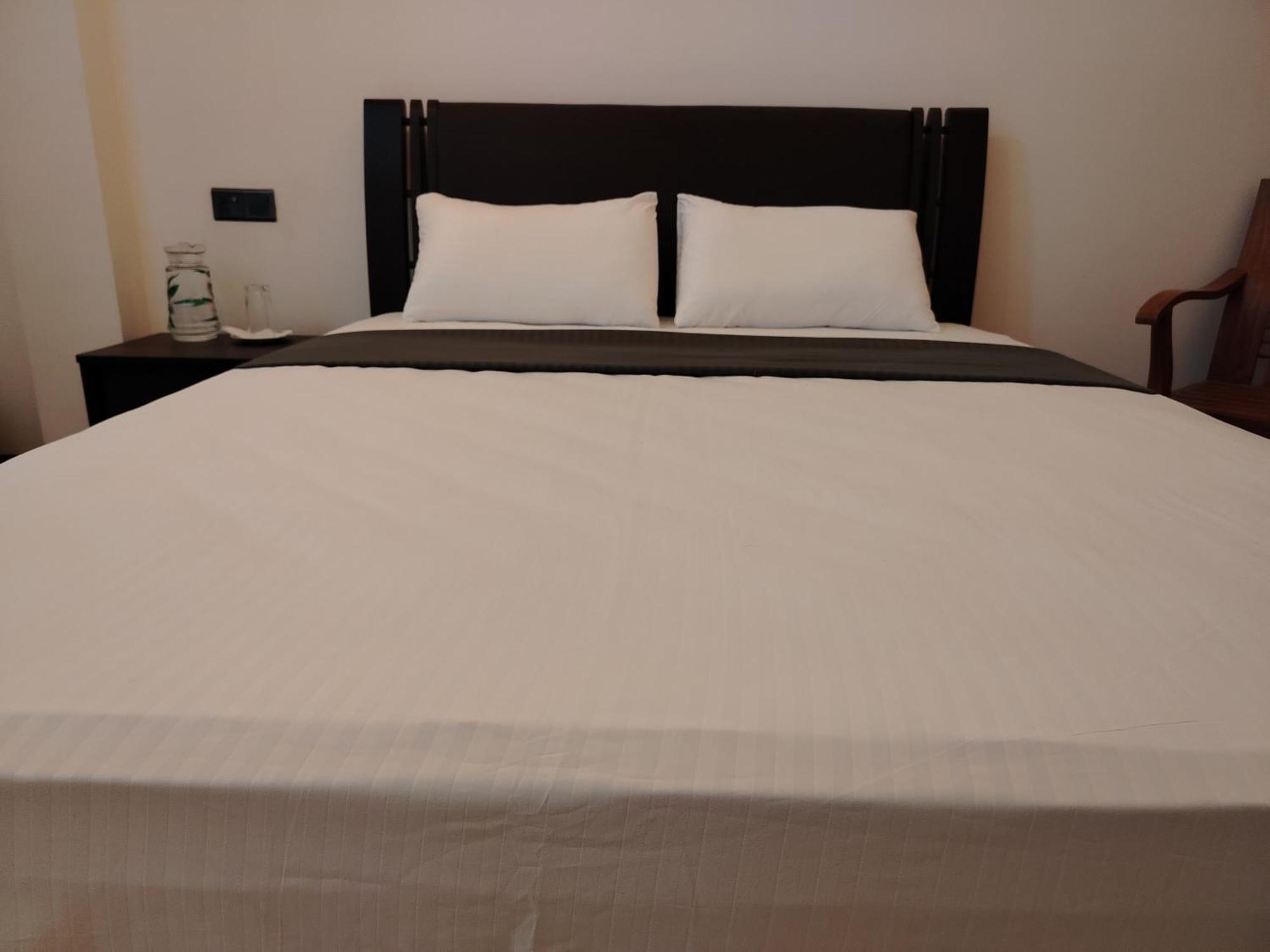Diora Hotel Ratnapura Pokoj fotografie