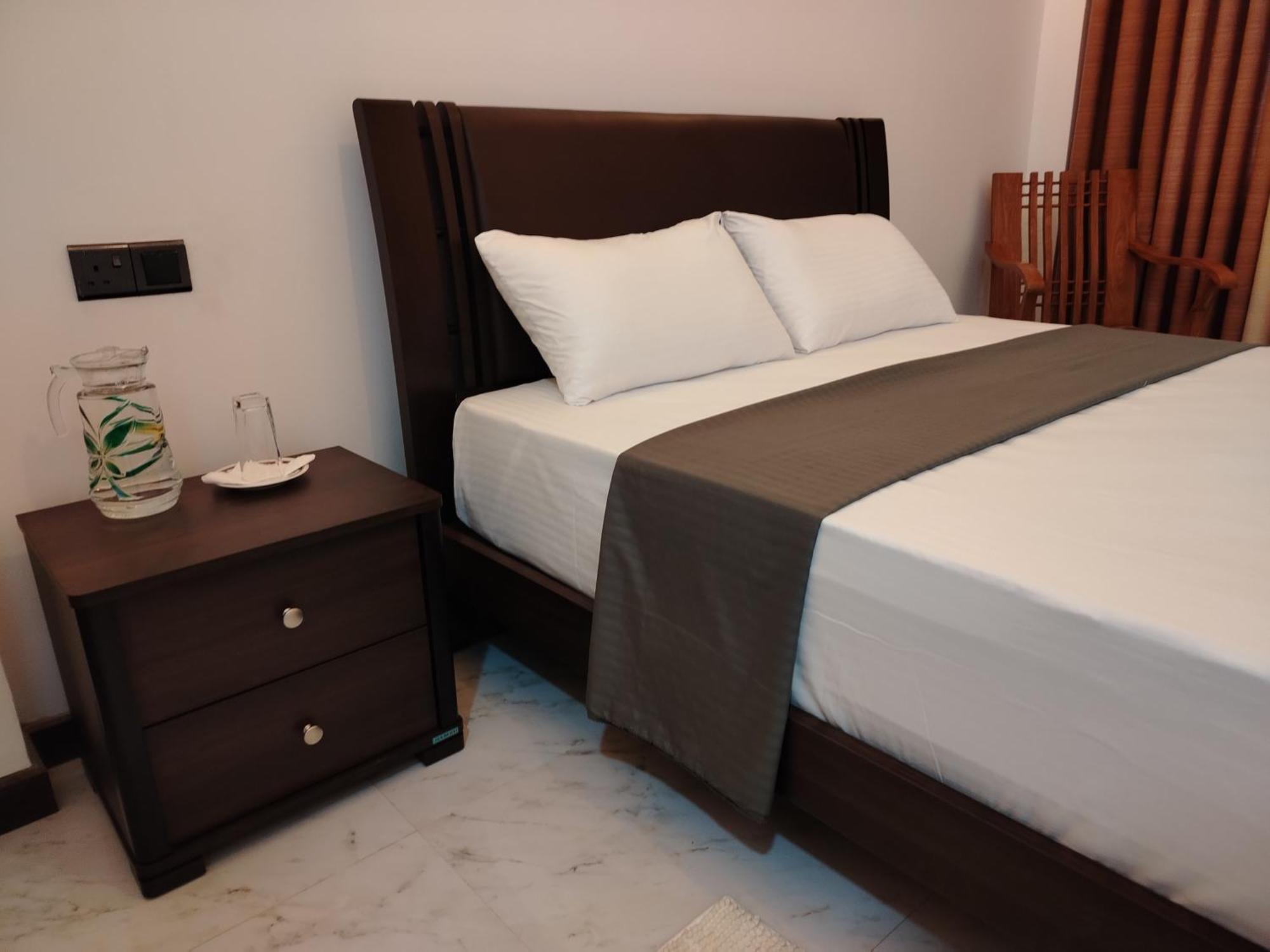 Diora Hotel Ratnapura Exteriér fotografie