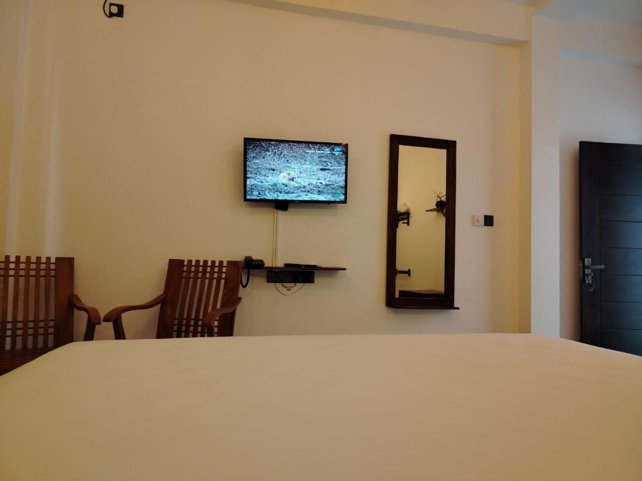 Diora Hotel Ratnapura Exteriér fotografie