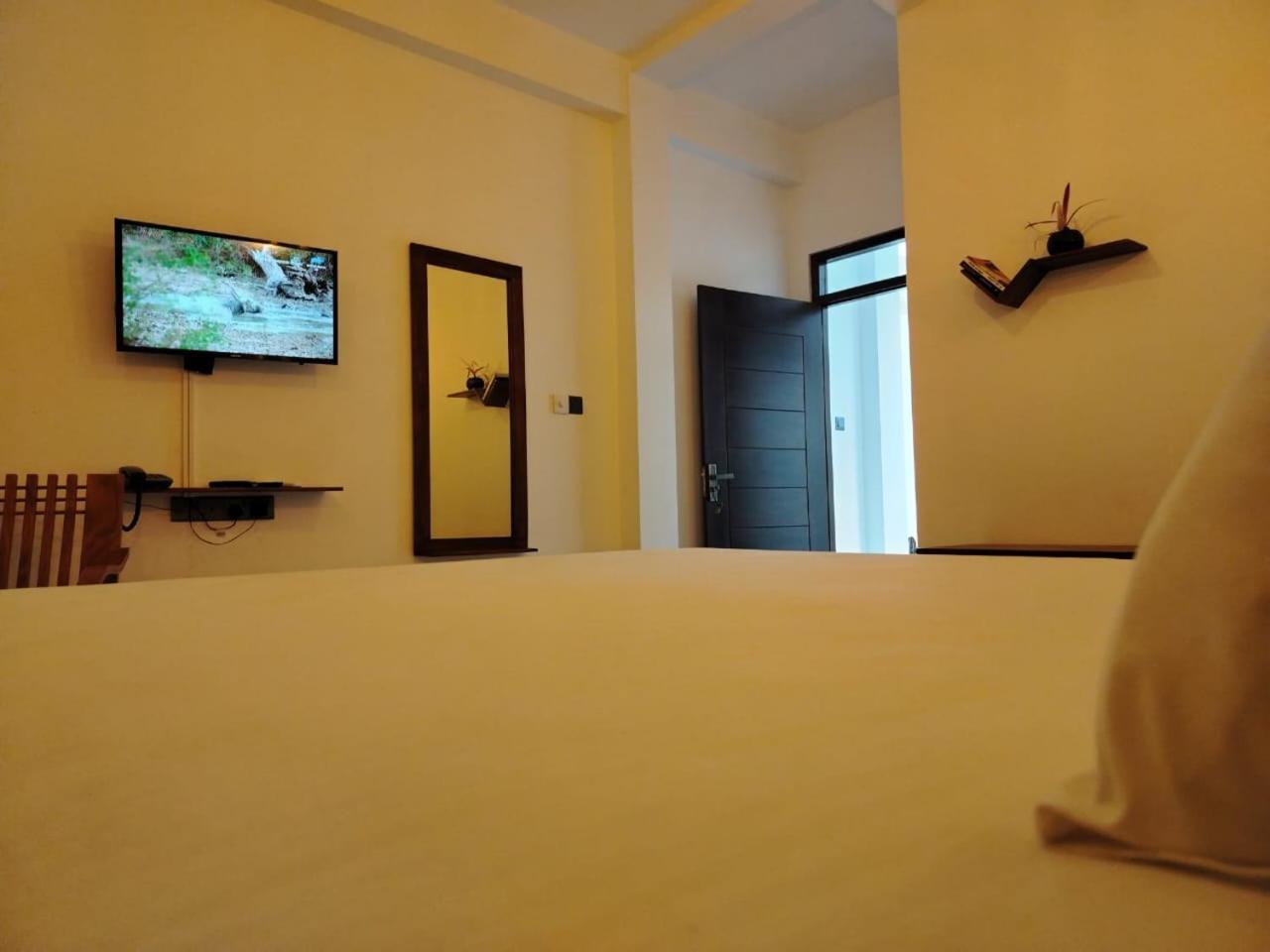 Diora Hotel Ratnapura Exteriér fotografie