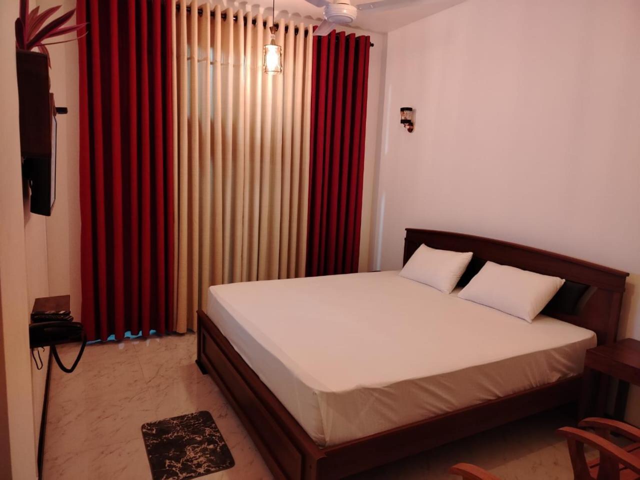 Diora Hotel Ratnapura Exteriér fotografie