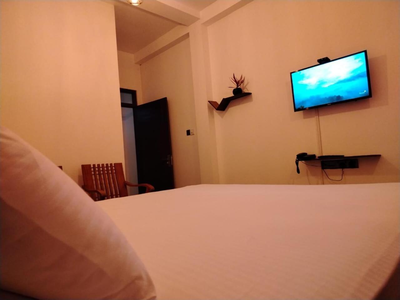 Diora Hotel Ratnapura Exteriér fotografie