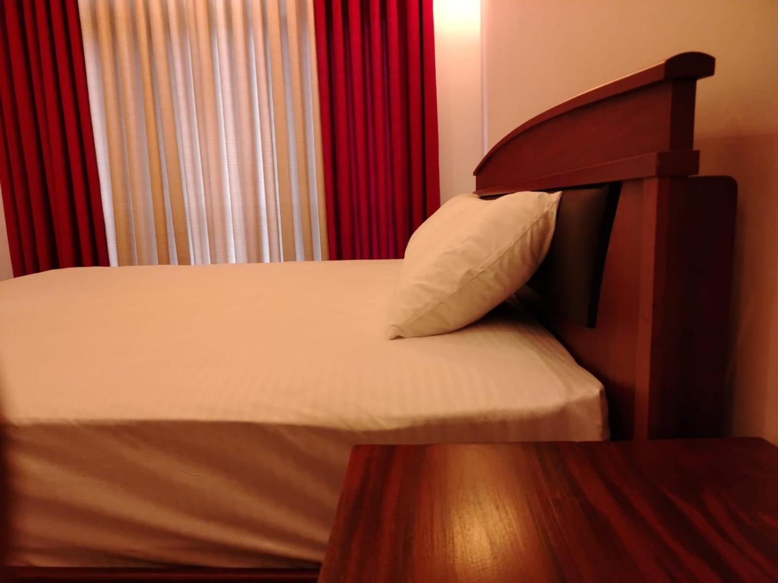 Diora Hotel Ratnapura Exteriér fotografie