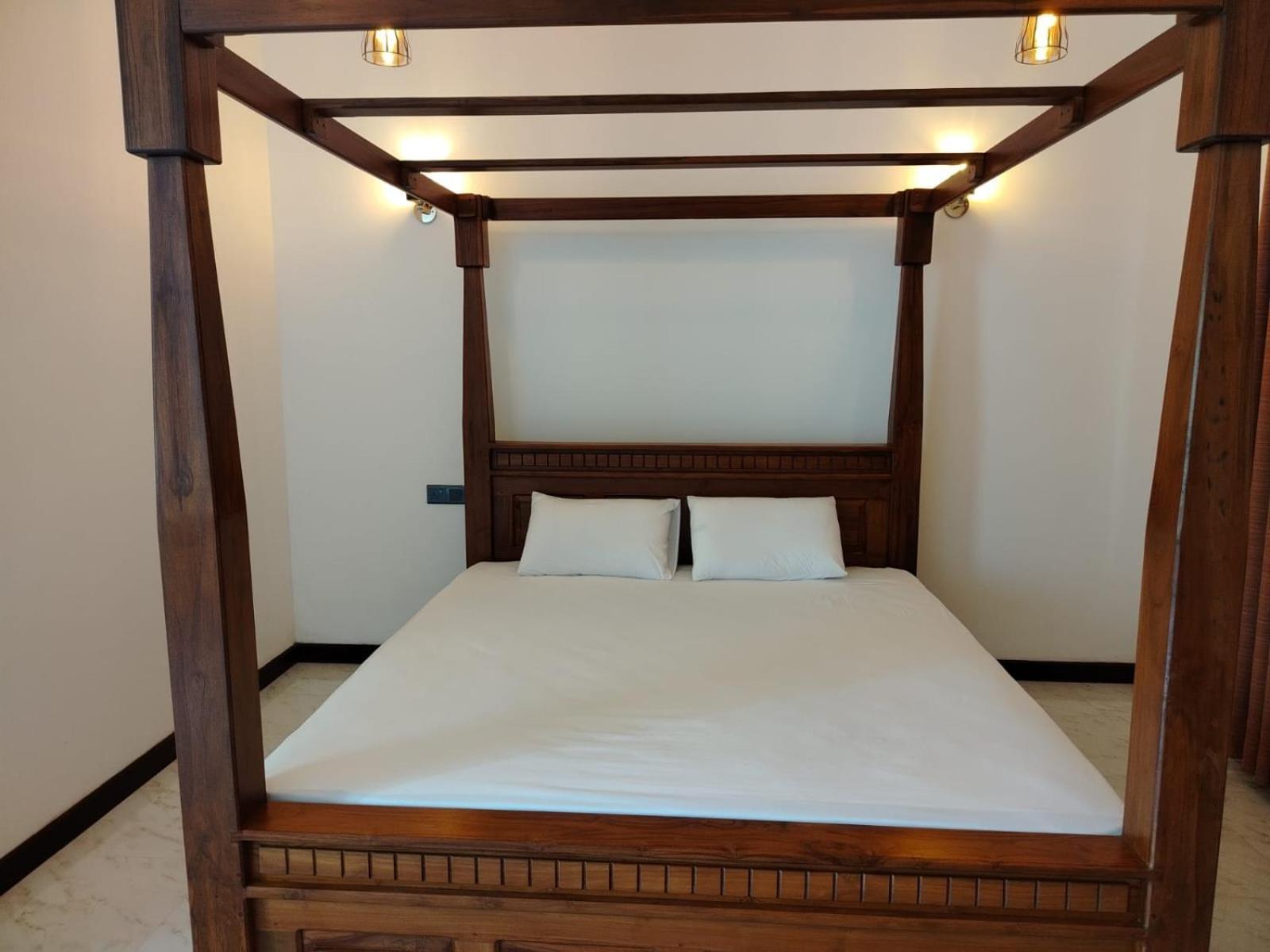 Diora Hotel Ratnapura Exteriér fotografie