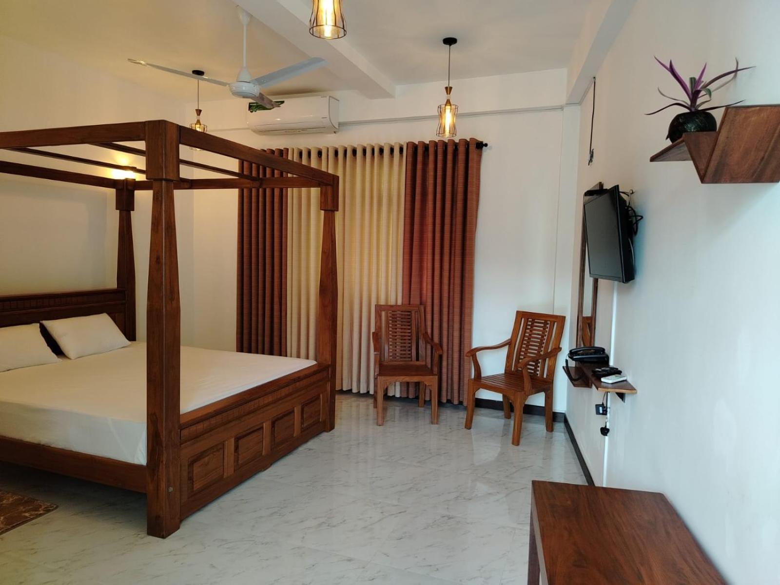 Diora Hotel Ratnapura Exteriér fotografie